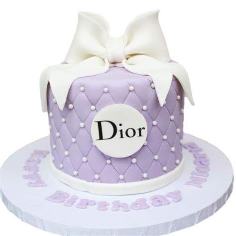 Commander votre gâteau d'anniversaire Dior en ligne.